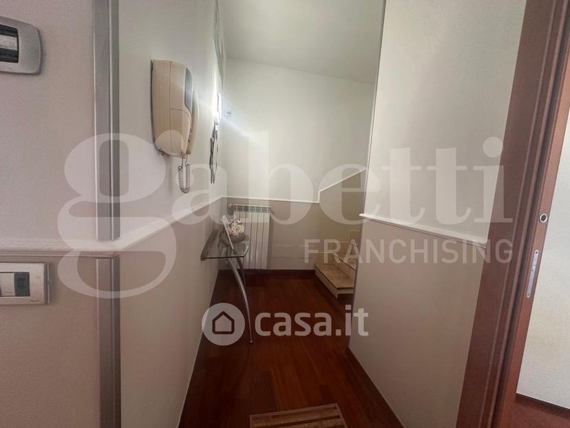 Villa in Via Benvenuto Cellini 9 — foto 17 di 30