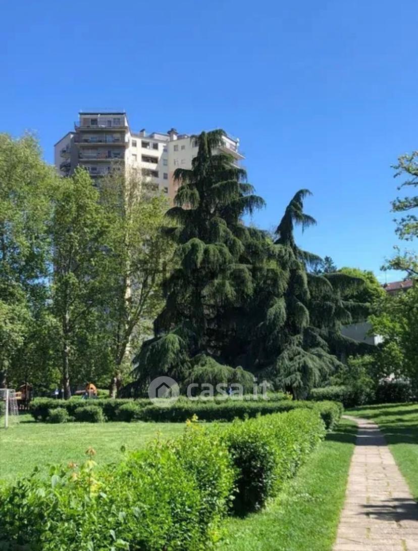 Stanza in Via Don Rodrigo 6 — foto 3 di 5