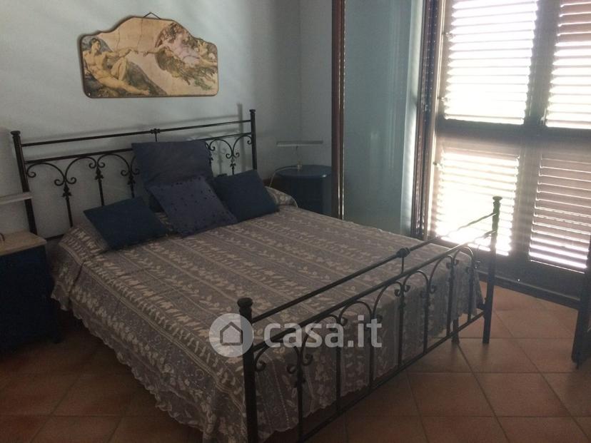Villa in Via Isabella di Castiglia — foto 5 di 12