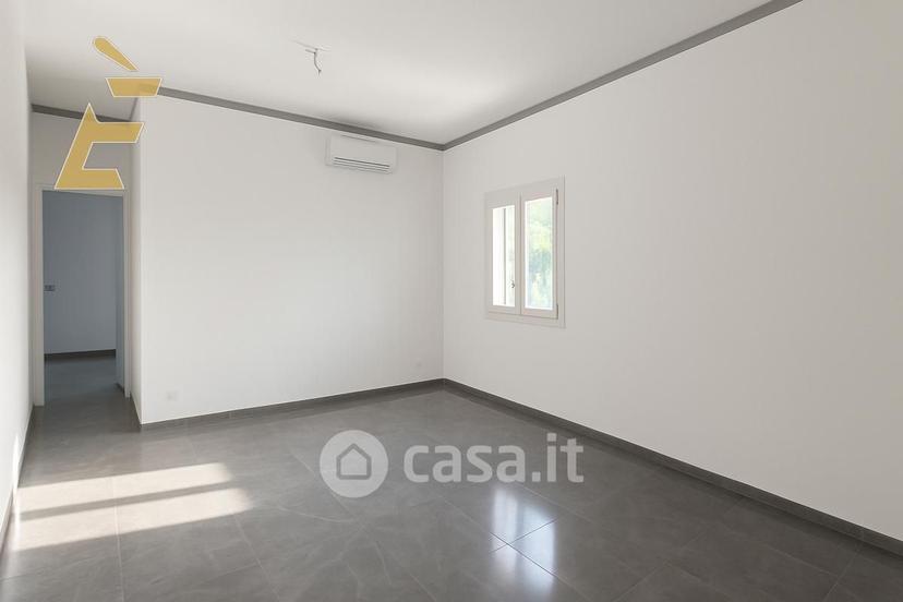 Quadrilocale in Via Cipro 34 — foto 5 di 13