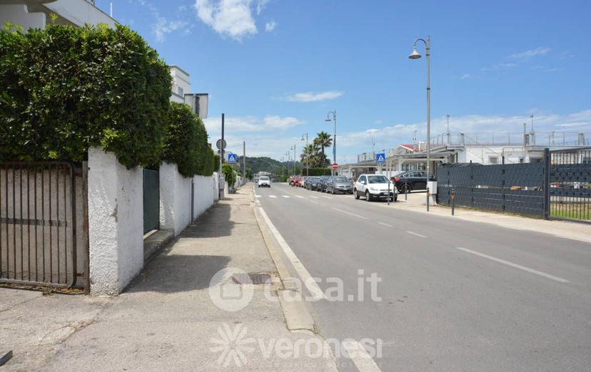 Trilocale in Via Lungomare 141 — foto 14 di 18
