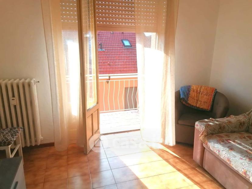 Trilocale in Via Andrea Falcone 5 — foto 3 di 11