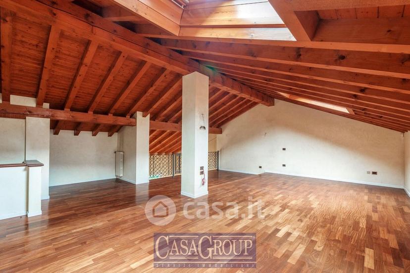 Villa in Via Enrico Fermi — foto 17 di 31