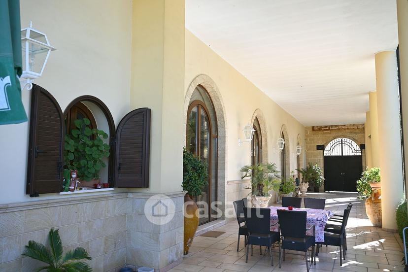 Villa in Via Giulio Cesare 62 — foto 23 di 105