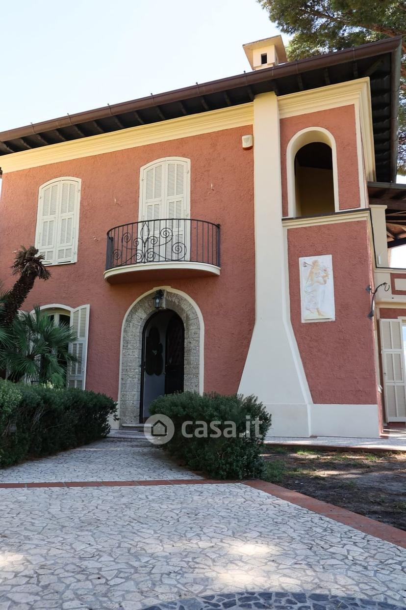 Villa in Roma 10 — foto 25 di 89