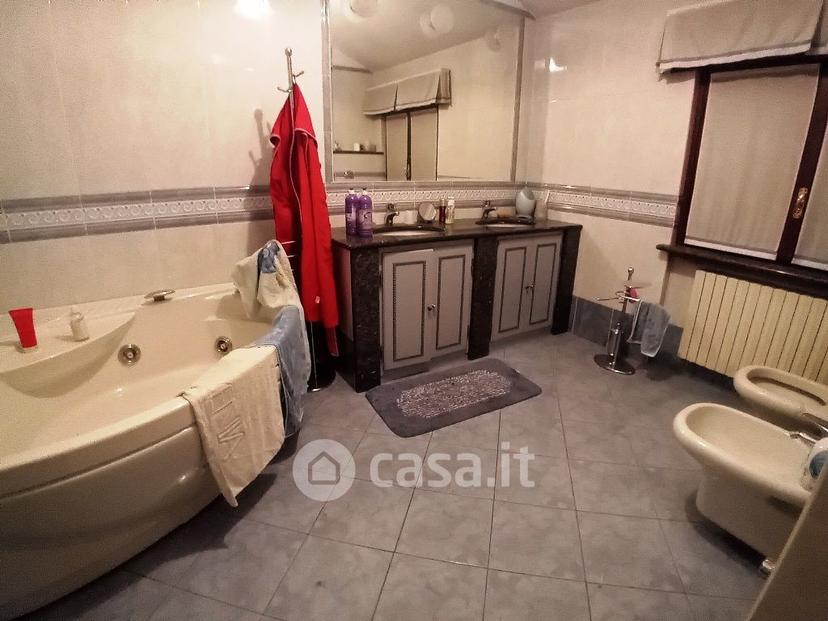Villa in Via Giacomo Matteotti — foto 2 di 42