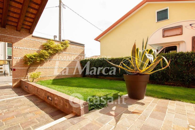 Villa in Via Osoppo 13 — foto 27 di 33