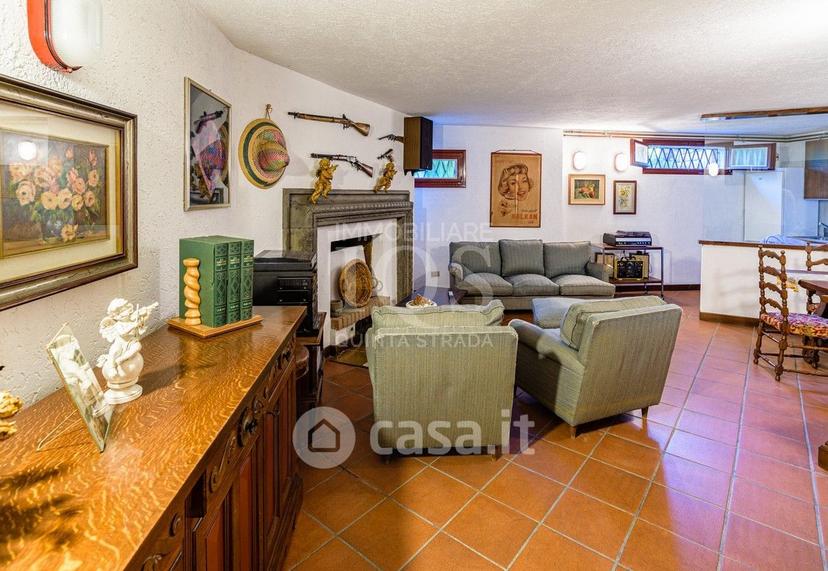 Villa in Via U. Foscolo 16 — foto 30 di 31