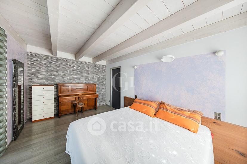 Trilocale in Via Como 19 — foto 11 di 31
