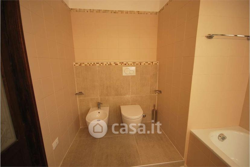 Trilocale in Via Fratelli Rosselli — foto 20 di 71