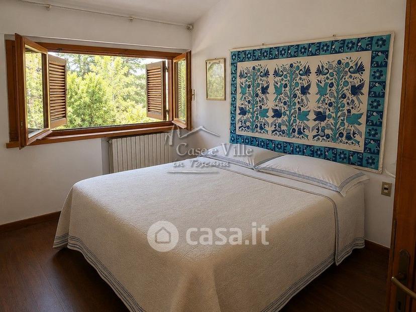 Villa in Via delle Magnolie 7 — foto 3 di 32