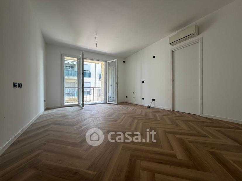 Trilocale in Via Papa Wojtyla — foto 4 di 24