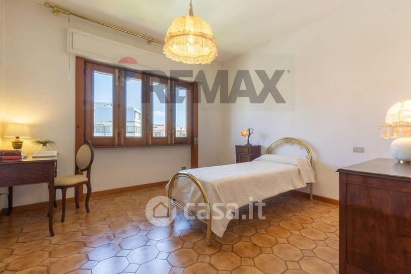 Villa in Via Bartolomeo Colleoni 10 — foto 34 di 46