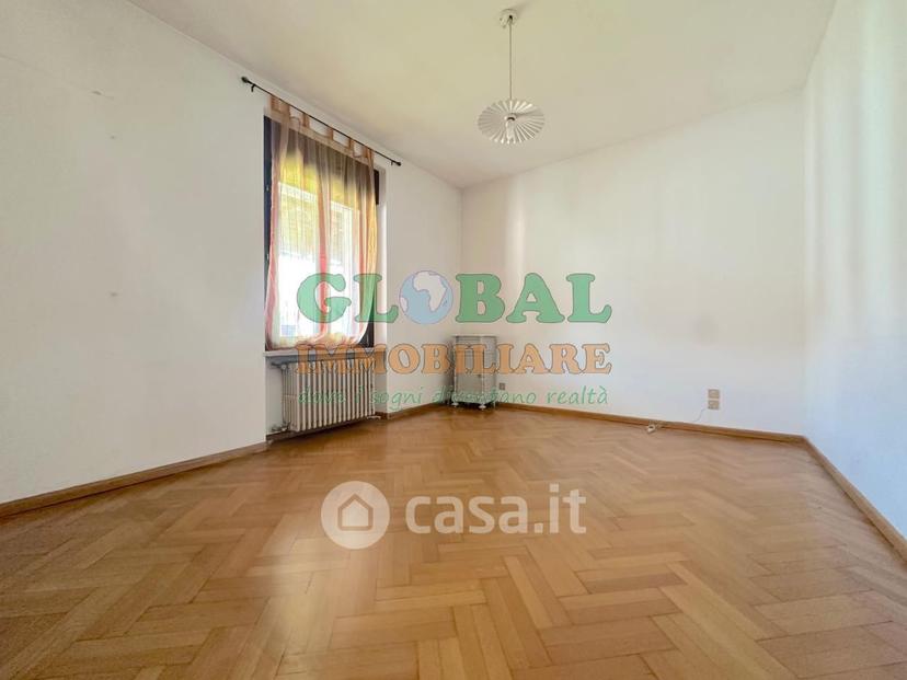Trilocale in Via Fratelli 43 — foto 10 di 28