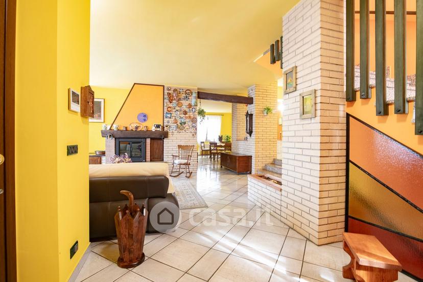 Villa in Via Sandro Pertini 21 — foto 33 di 83