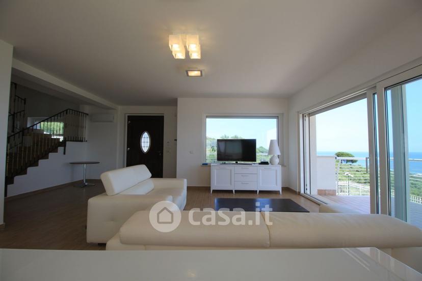 Villa in Contrada San Silvestro — foto 28 di 45