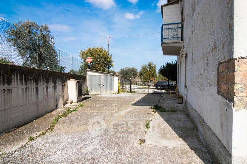 Quadrilocale in Via Badette 49 — foto 10 di 28