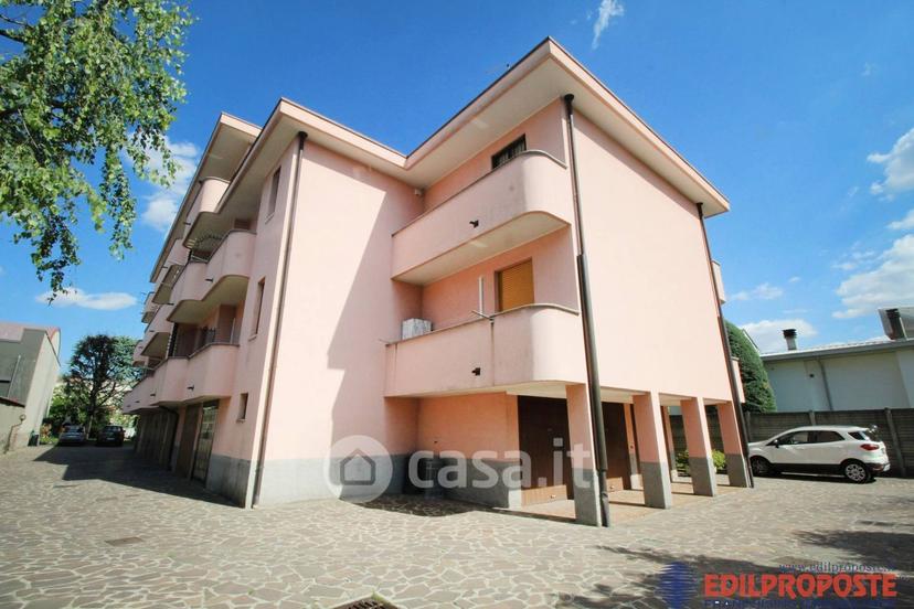 Trilocale in Via Como — foto 10 di 23