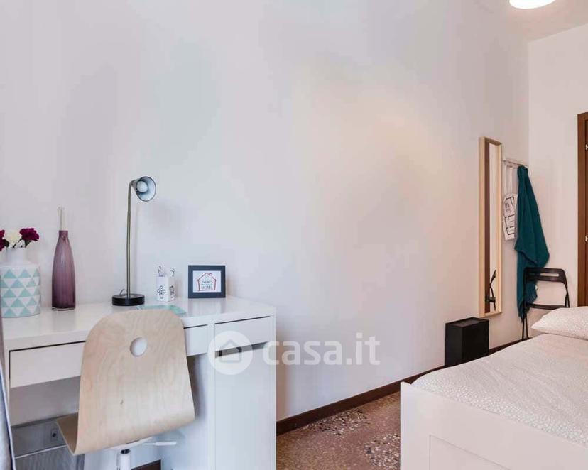 Stanza in Viale Giovanni Vicini 20 — foto 9 di 18