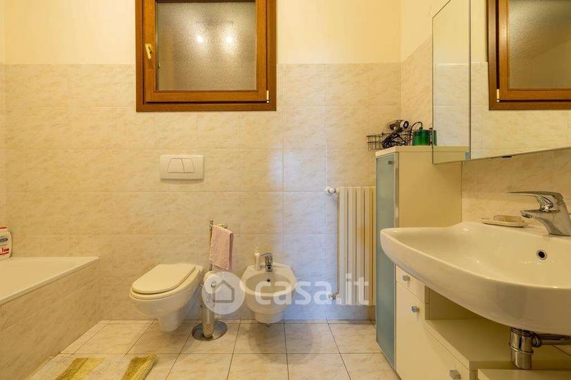 Appartamento in Via Monsignor Emilio Poletti — foto 34 di 43
