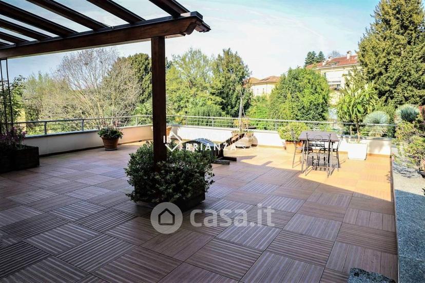 Villa in Viale John E Robert Kennedy — foto 7 di 34