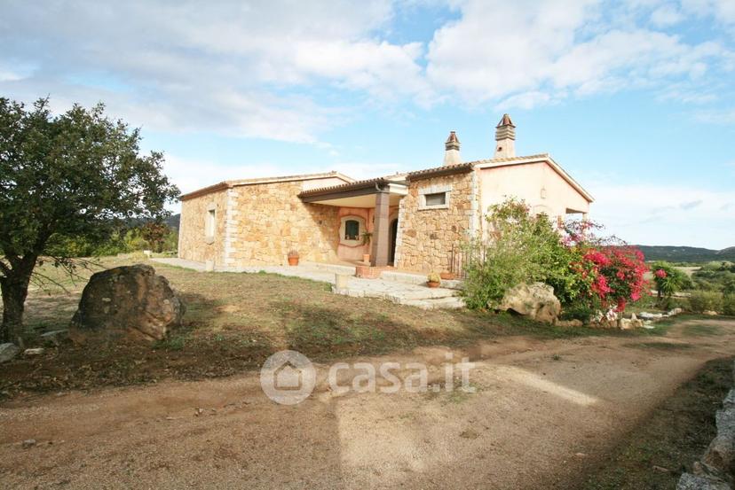 Villa in Via Leonardo da Vinci 25 — foto 18 di 24