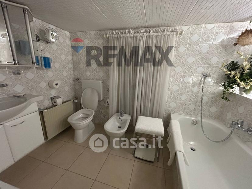 Villa in Via Lavesino — foto 18 di 45