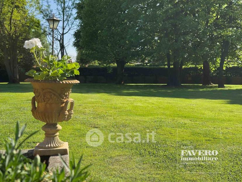 Villa in Piazza G. Marconi 28 — foto 14 di 54