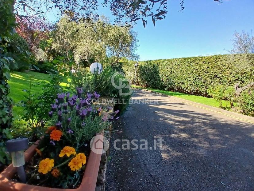 Villa in Strada Cassia Sud — foto 50 di 77