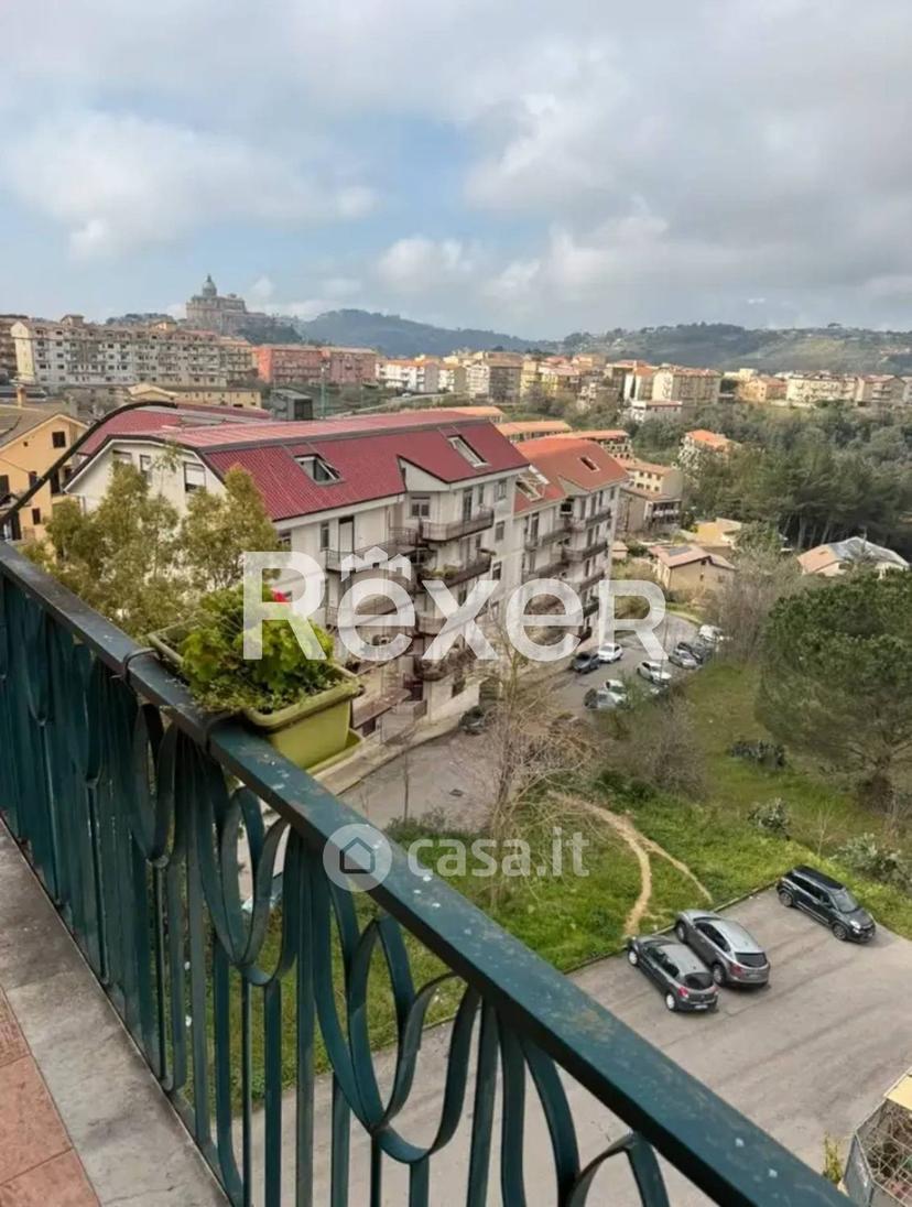 Trilocale in Via Letizia Trigona — foto 3 di 6