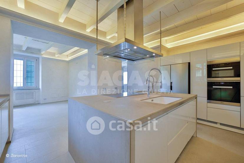 Villa in Via Belvedere 37 — foto 4 di 95