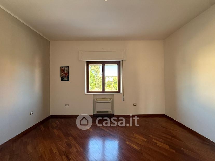 Appartamento in Via Umbria 14 — foto 4 di 23