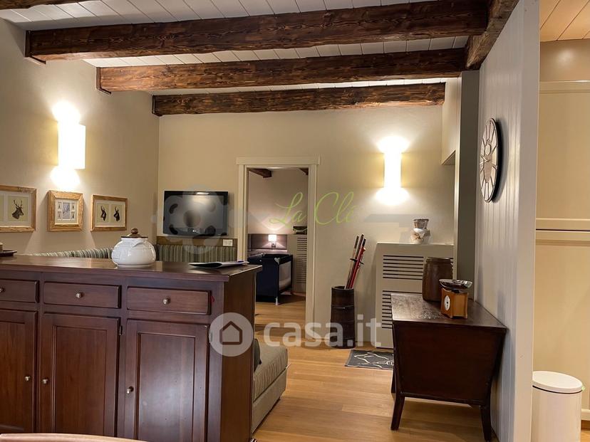 Trilocale in Via Col Ferret 6 — foto 4 di 35