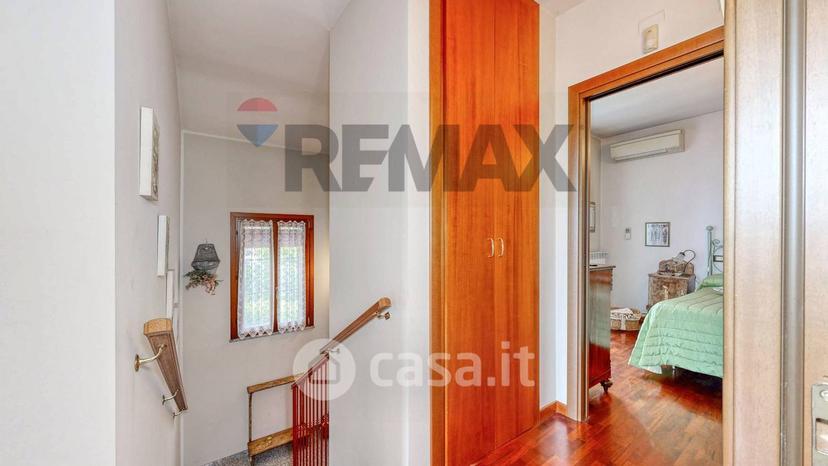 Villa in Via Fratelli Rosselli — foto 67 di 74