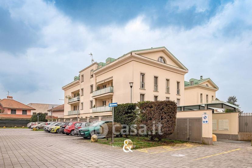 Trilocale in Via Lecco 190 — foto 18 di 32