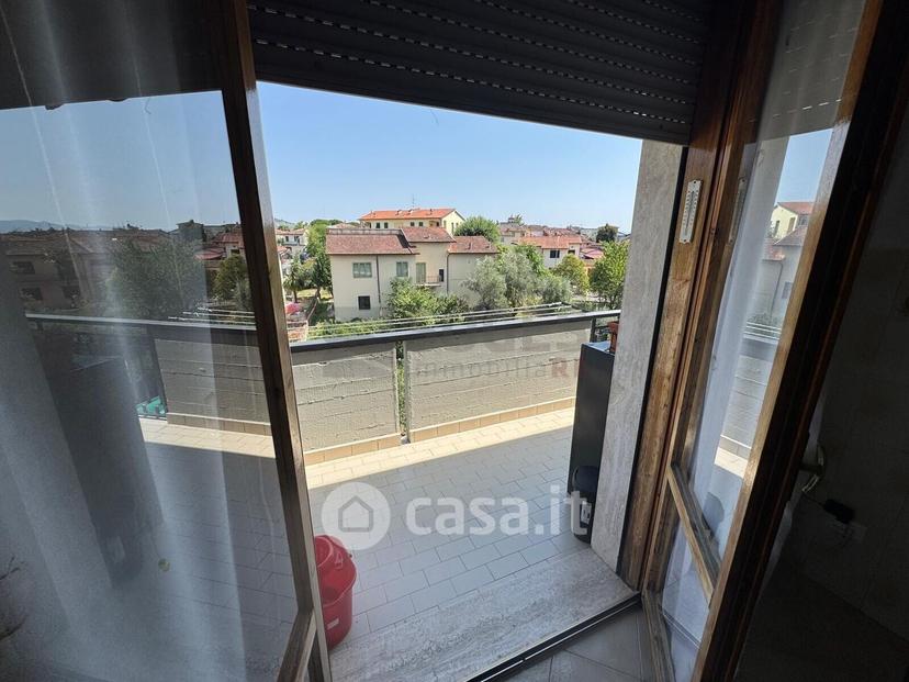Quadrilocale in Via Dante Alighieri — foto 26 di 38