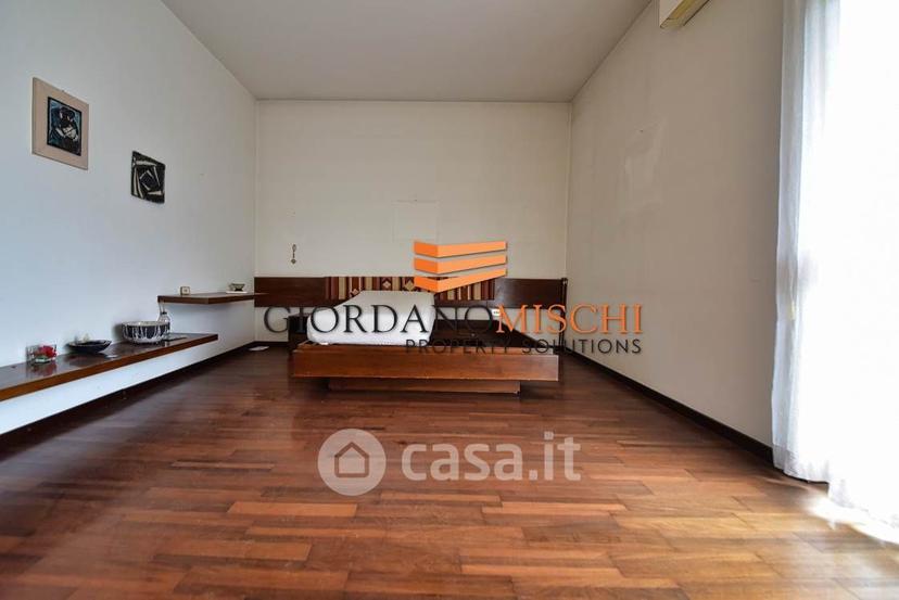 Appartamento in Via A. Villa 20 — foto 20 di 53