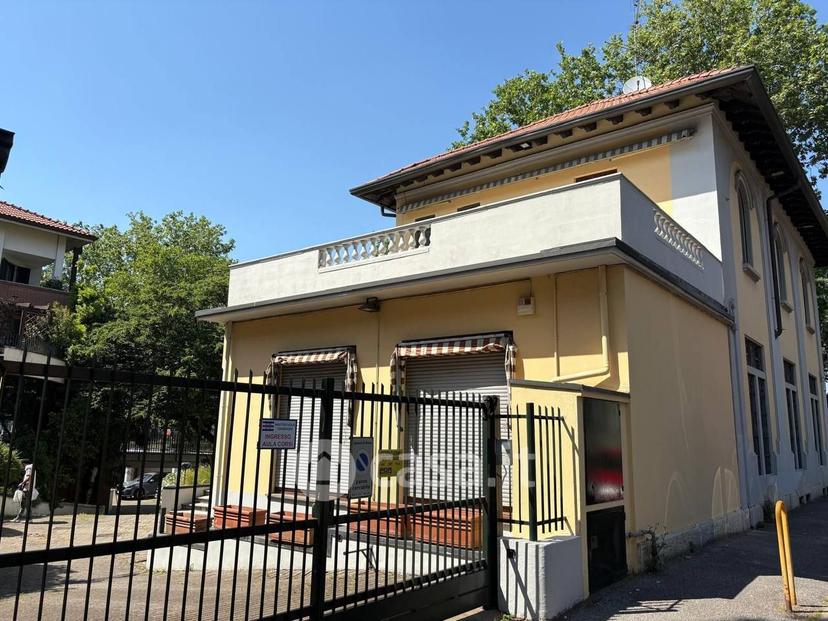 Villa in Via Vittorio Alfieri 2 — foto 6 di 78