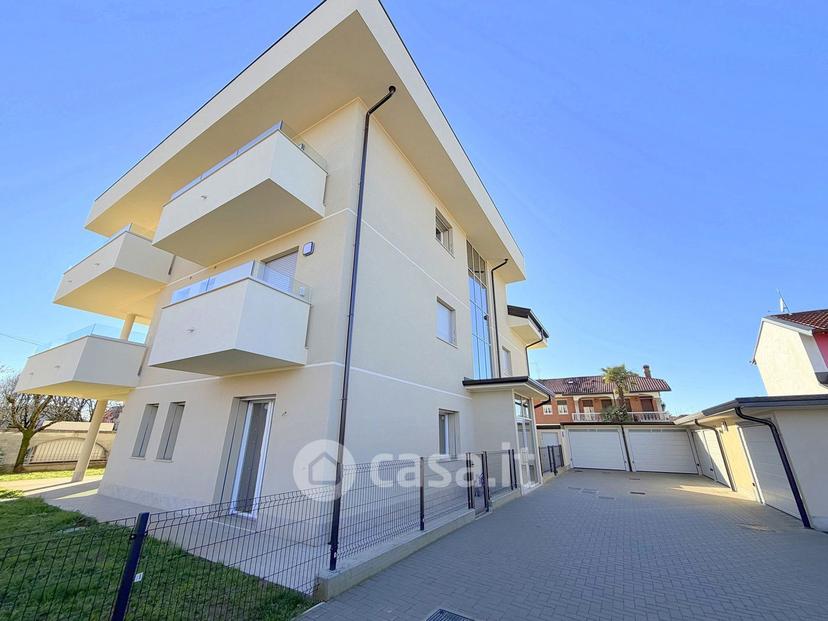 Trilocale in Via Monte Grappa 3 — foto 3 di 29