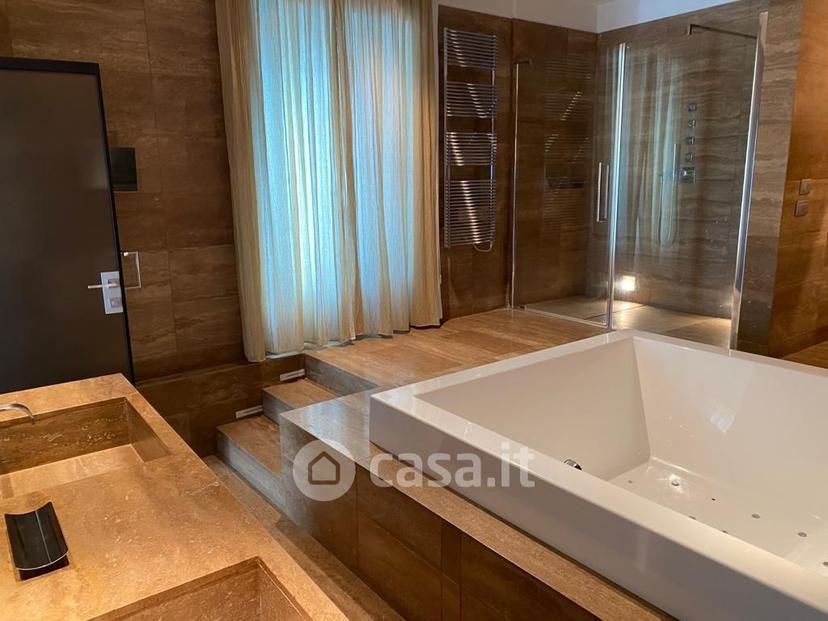 Villa in Via Alessandro Manzoni — foto 25 di 54