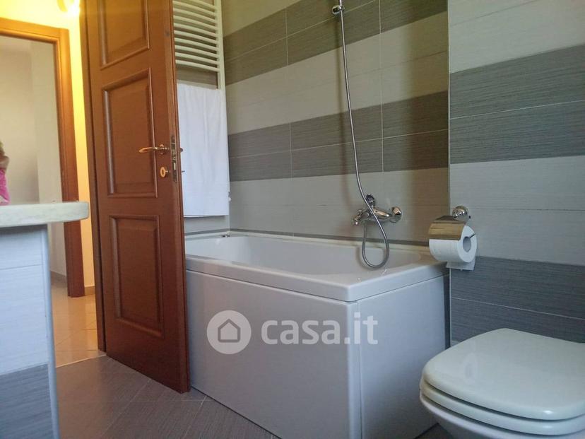 Trilocale in Via Albana — foto 15 di 23