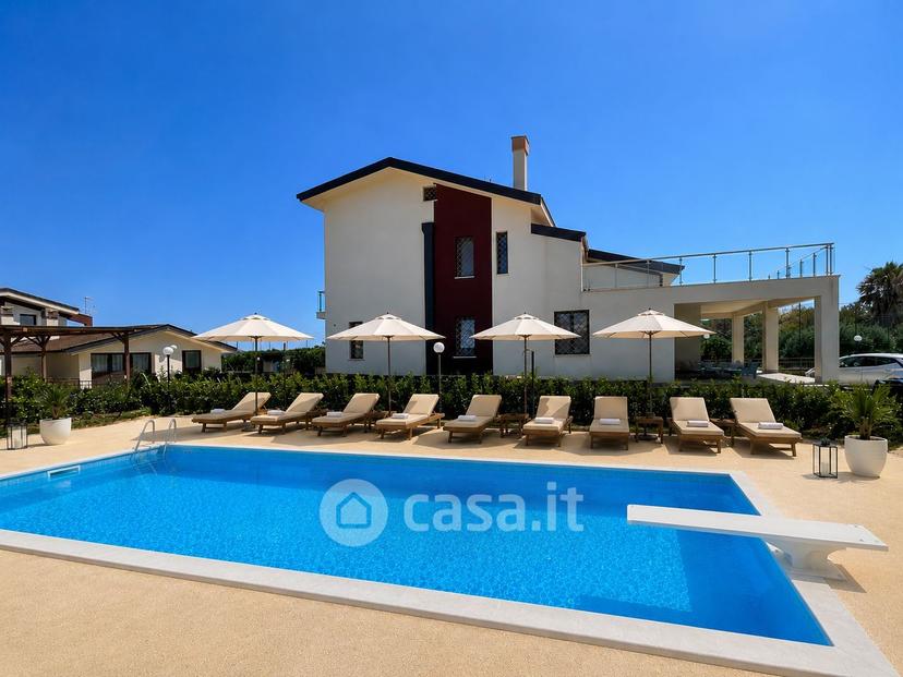 Villa in Via Giovanni Guareschi 67 — foto 8 di 115