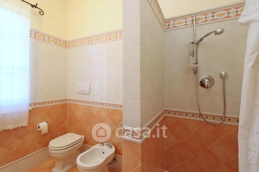 Villa in Viale Alcide de Gasperi 2 — foto 32 di 34