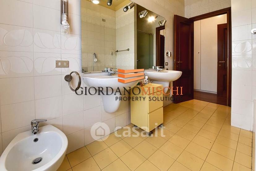 Appartamento in Via A. Villa 20 — foto 4 di 53