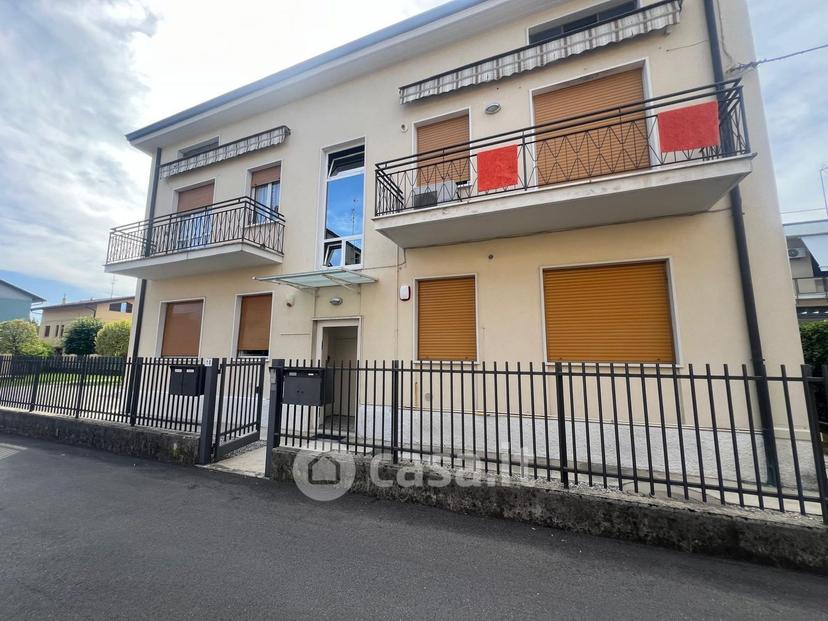 Trilocale in Via Prealpi — foto 13 di 23
