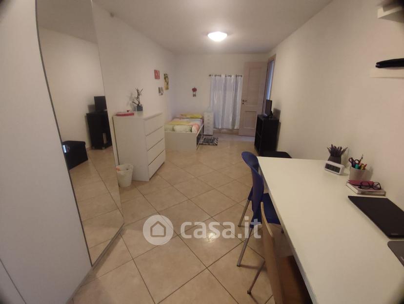 Stanza in Via Concezione a Monte Calvario — foto 14 di 17