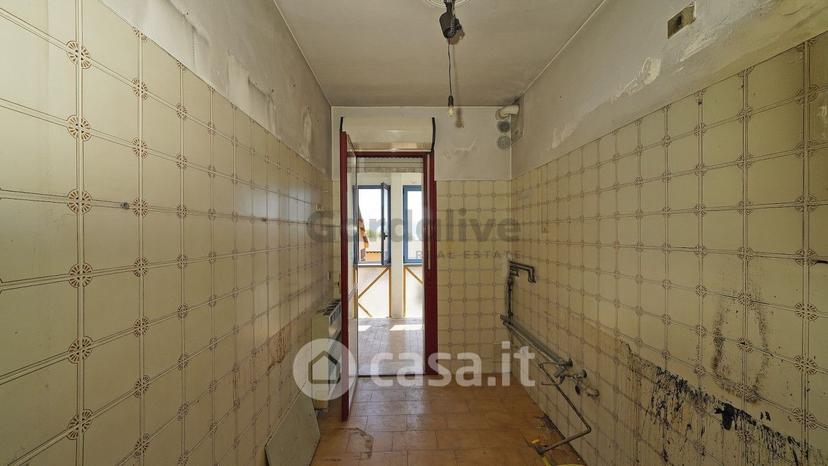 Trilocale in Via Andrea Celesti — foto 19 di 45