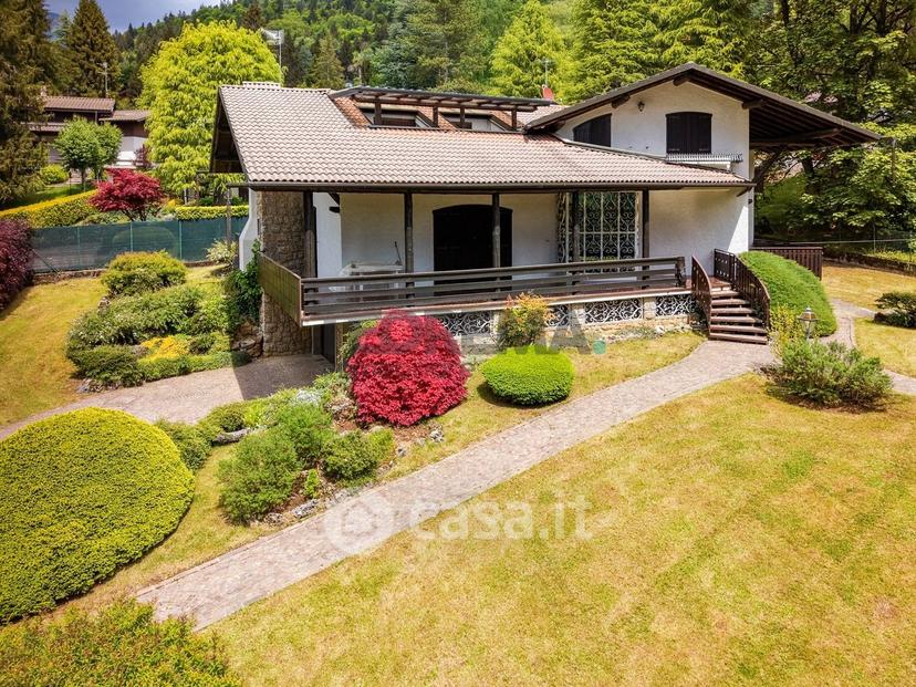 Villa in Viale Belvedere 14 — foto 34 di 77