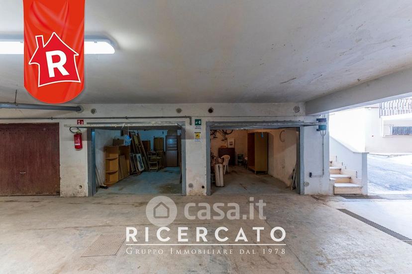 Quadrilocale in Via Francesco Petrarca 11 — foto 42 di 52