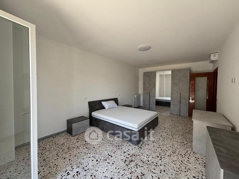 Stanza in Via Torre San Biele — foto 23 di 38